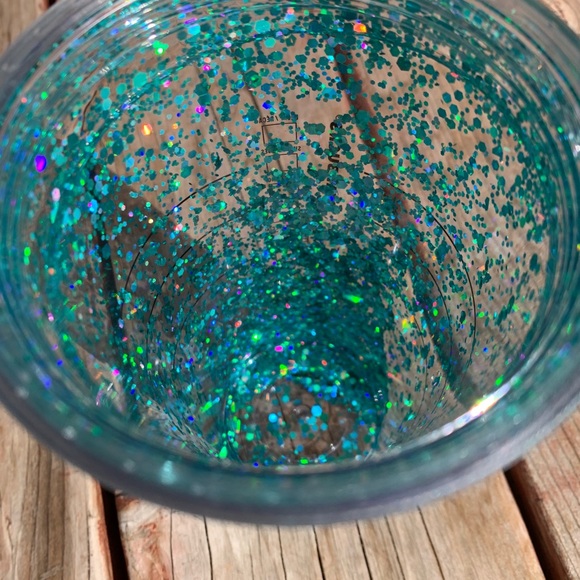 Starbucks snowglobe tumbler - Picture 4 of 4